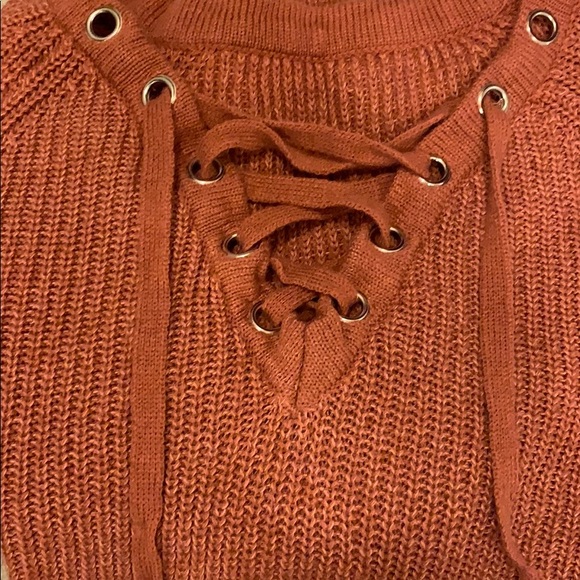 Chunky knit lace up sweater - Picture 3 of 6